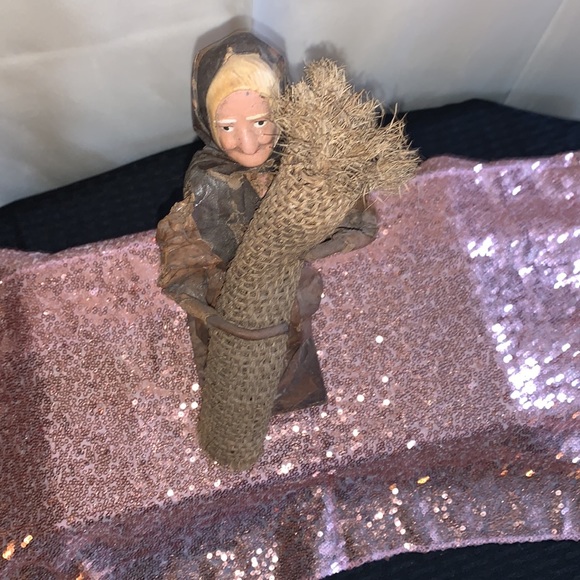 Vintage Older Village Woman Carrying Carpet Made In Paper Mache - EUC 10” X 4” - Picture 6 of 13